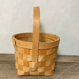 <€€ Round BASKETVILLE Putney Vermont 9” Gathering Basket Woven Wood With Handle Easter