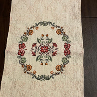 a* Tapestry 38" Table RUNNER Floral Pattern Gold Rust Green Floral Basket