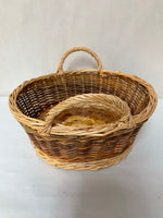 <€€ Medium Round Wicker Woven Basket w/ Handles Three Tones of Brown