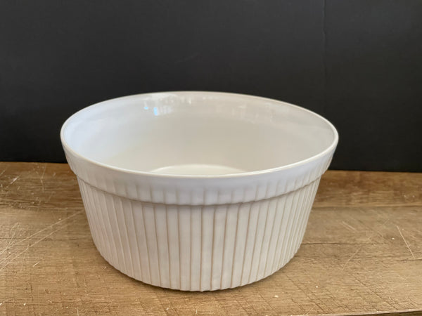 ~€ French White Crate and Barrel Souffle Casserole Dish Bowl 2QT 7.75” Diameter x 3.5” Deep Ribbed