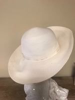 Vintage Womens Ivory Floppy Hat