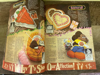 a* Vintage Wilton Cake Decorating Yearbook 1982 Patterns Designs Baking CookBook