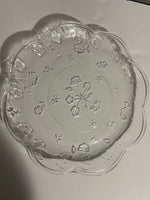 (L) <€€ Vintage Pressed Glass 10” Plate Platter Serving Tray Flower Design w/ Scalloped Edge