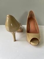 € Womens Vince Camuto  Taupe Peep Toe High Heel Pumps Size 7B