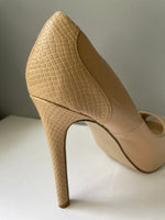 Womens By Signature Taupe Peep Toe High Heel Pumps Size 7M 4.5” Snake Skin Heel